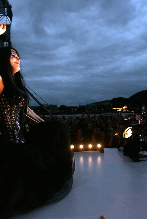 Within Temptation Java Island Sharon den Adel